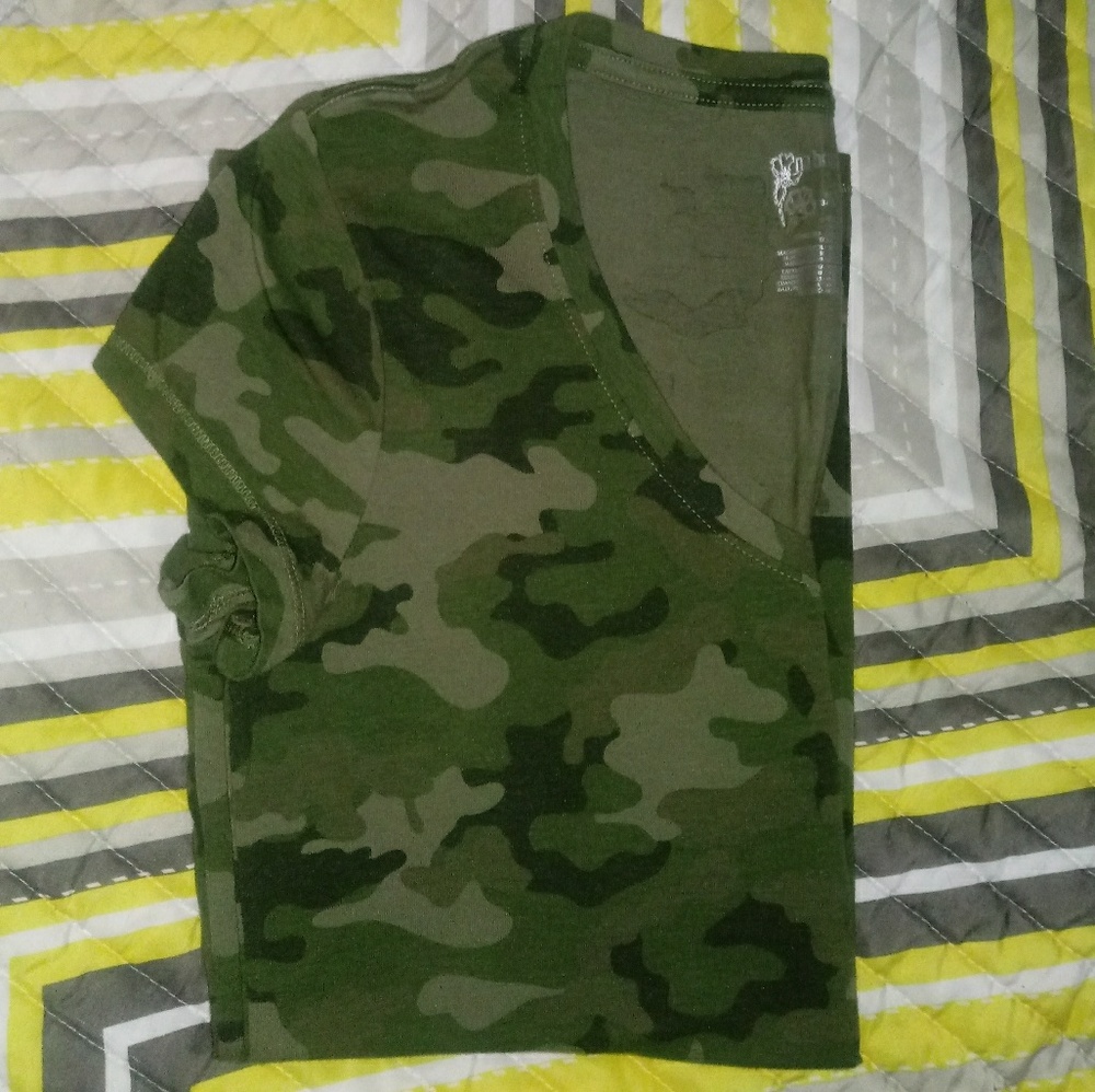 🔥Camo V-Neck Tee